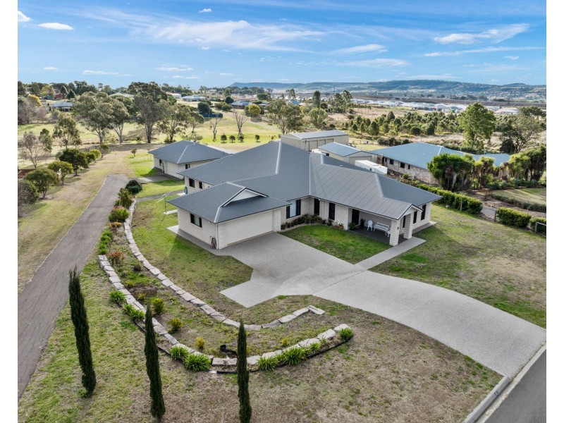 22 Roderick Drive, Cotswold Hills QLD 4350