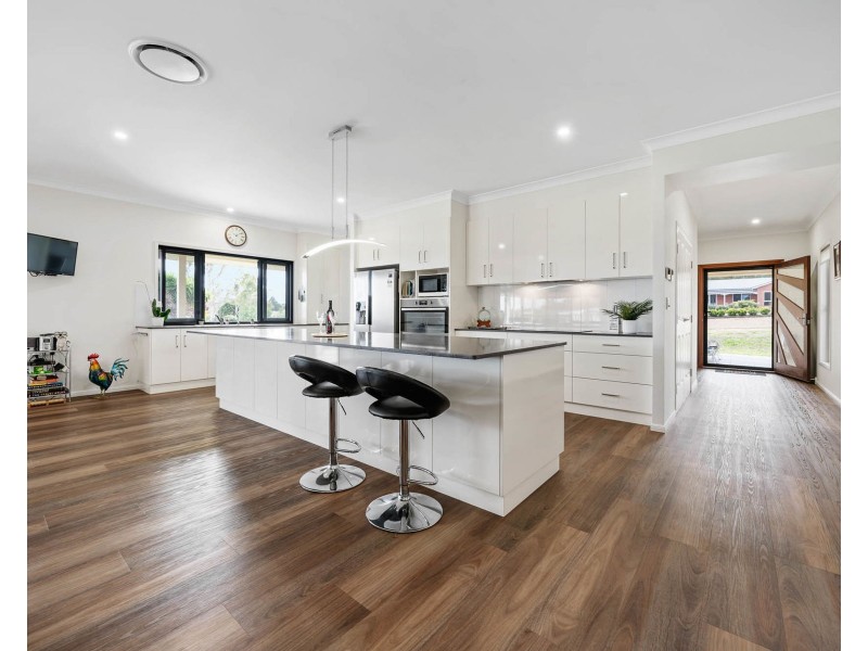 22 Roderick Drive, Cotswold Hills QLD 4350