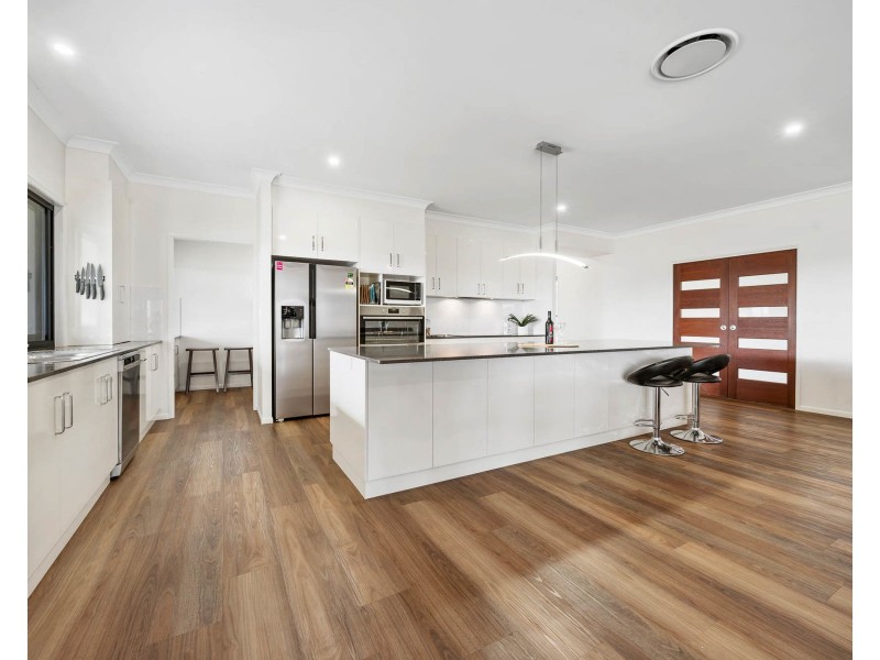 22 Roderick Drive, Cotswold Hills QLD 4350