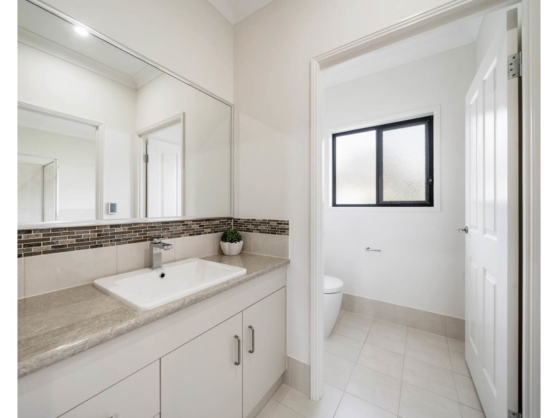 22 Roderick Drive, Cotswold Hills QLD 4350