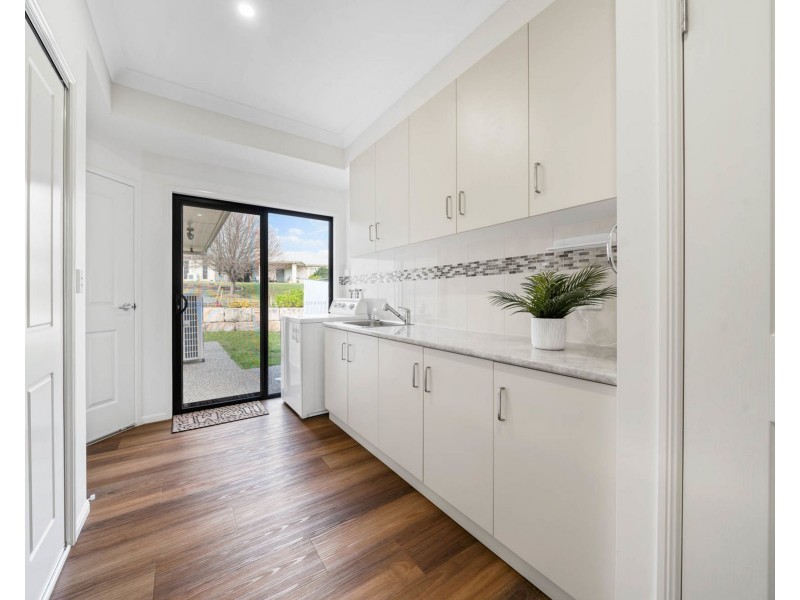 22 Roderick Drive, Cotswold Hills QLD 4350