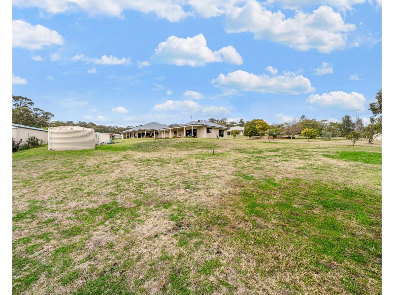 22 Roderick Drive, Cotswold Hills QLD 4350