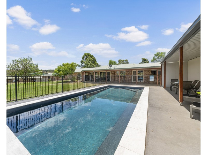 292 Glenvale Road, Glenvale QLD 4350