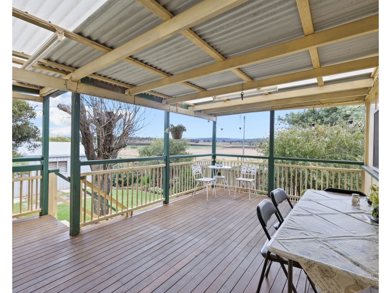 6 Tooth Street, Nobby QLD 4360