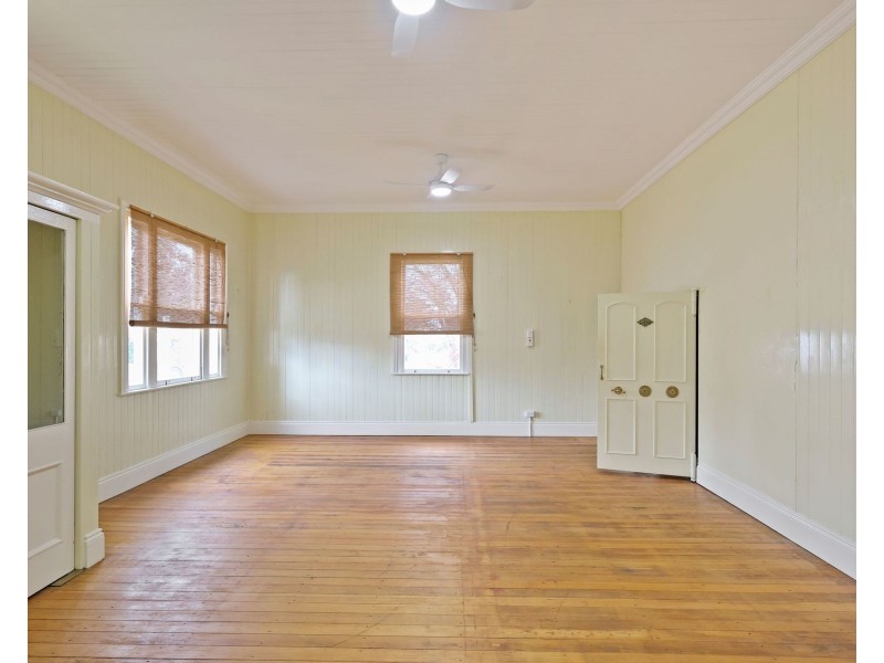 6 Tooth Street, Nobby QLD 4360