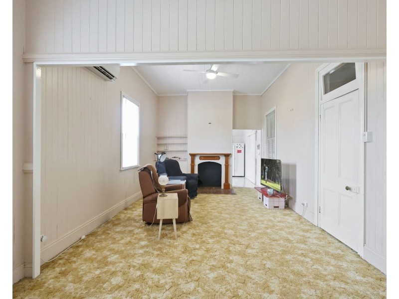 6 Tooth Street, Nobby QLD 4360