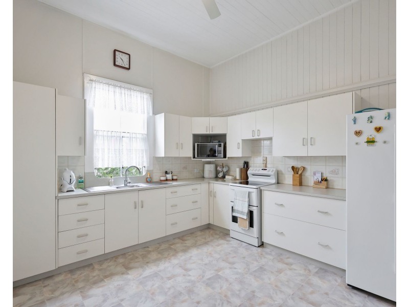 6 Tooth Street, Nobby QLD 4360