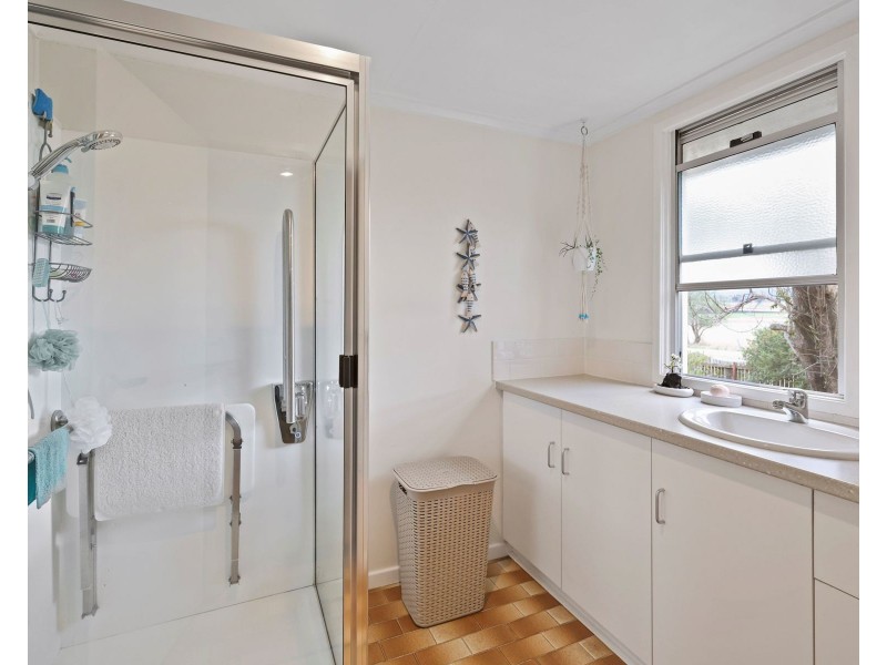 6 Tooth Street, Nobby QLD 4360