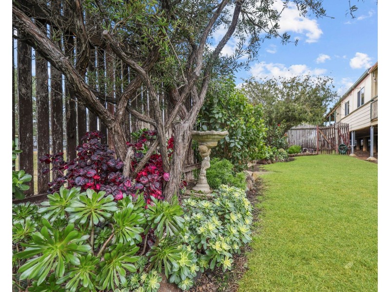 6 Tooth Street, Nobby QLD 4360