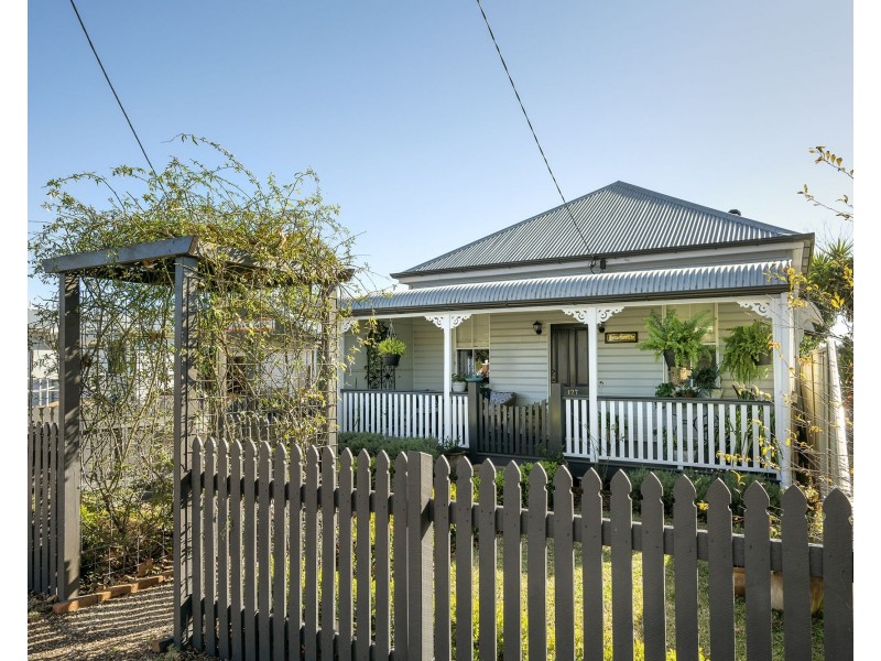 127 James Street, East Toowoomba QLD 4350