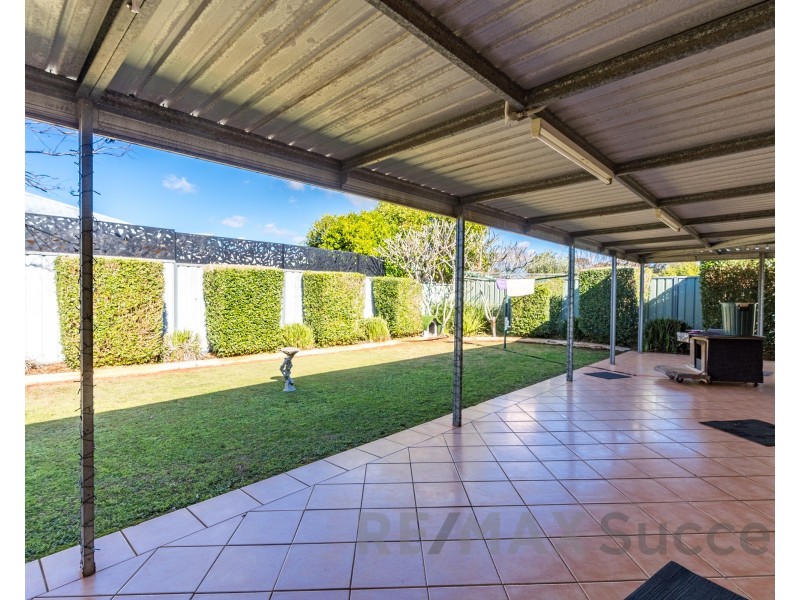 4 Connole Court, Kearneys Spring QLD 4350