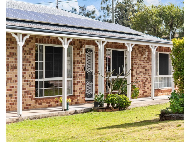 1 Waverley Street, North Toowoomba QLD 4350