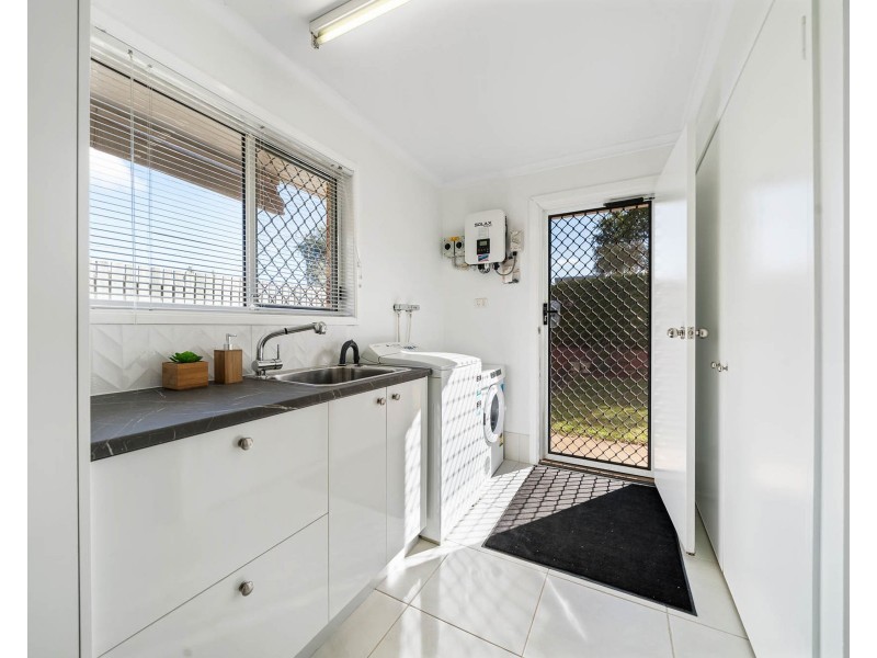 1 Waverley Street, North Toowoomba QLD 4350