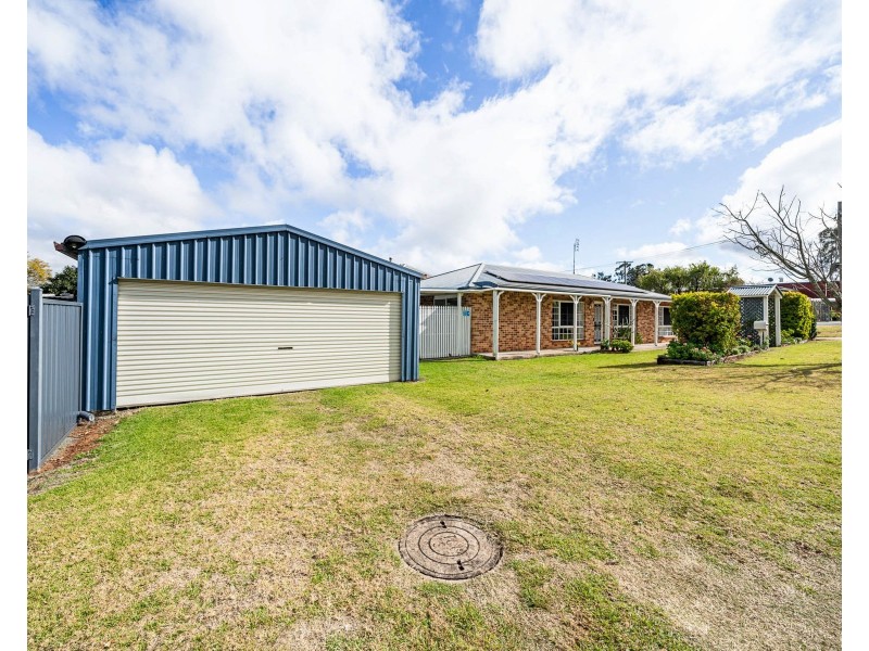 1 Waverley Street, North Toowoomba QLD 4350