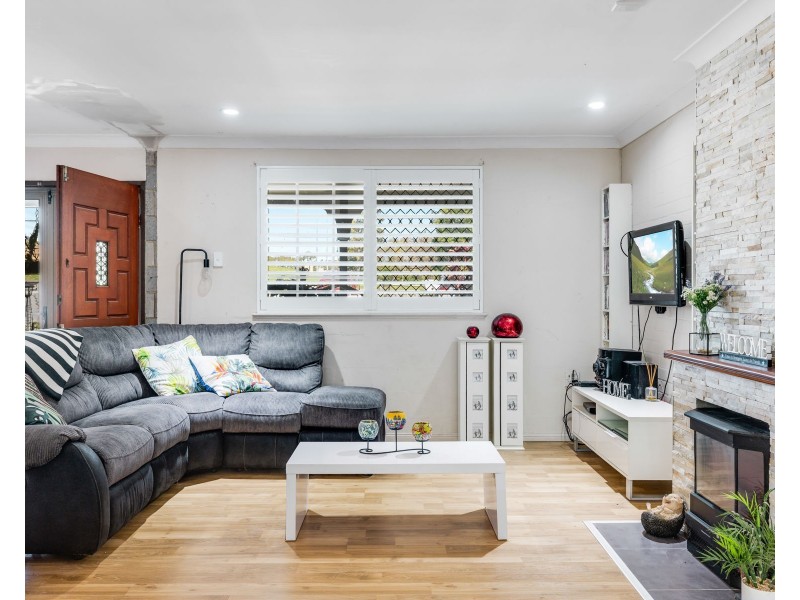 15 Carey Street, Kearneys Spring QLD 4350