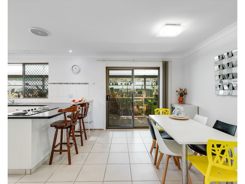 15 Carey Street, Kearneys Spring QLD 4350