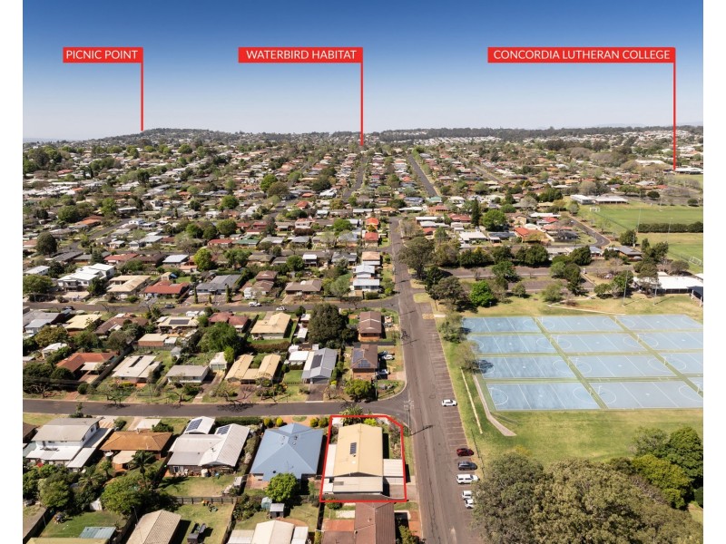 15 Carey Street, Kearneys Spring QLD 4350