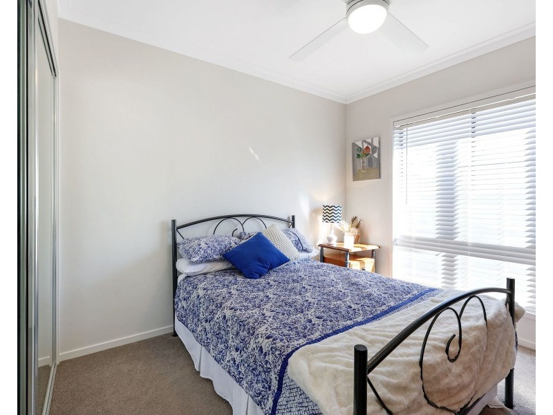1/64 Calypso Crescent, Middle Ridge QLD 4350
