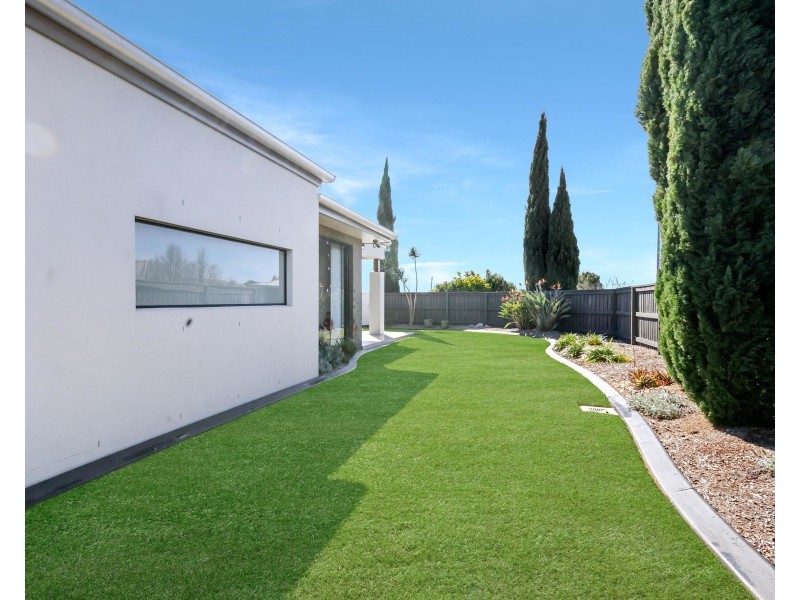 1/64 Calypso Crescent, Middle Ridge QLD 4350