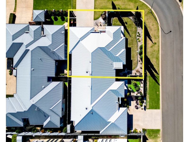 1/64 Calypso Crescent, Middle Ridge QLD 4350