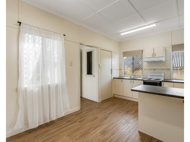11 Dunkley Street, South Toowoomba QLD 4350