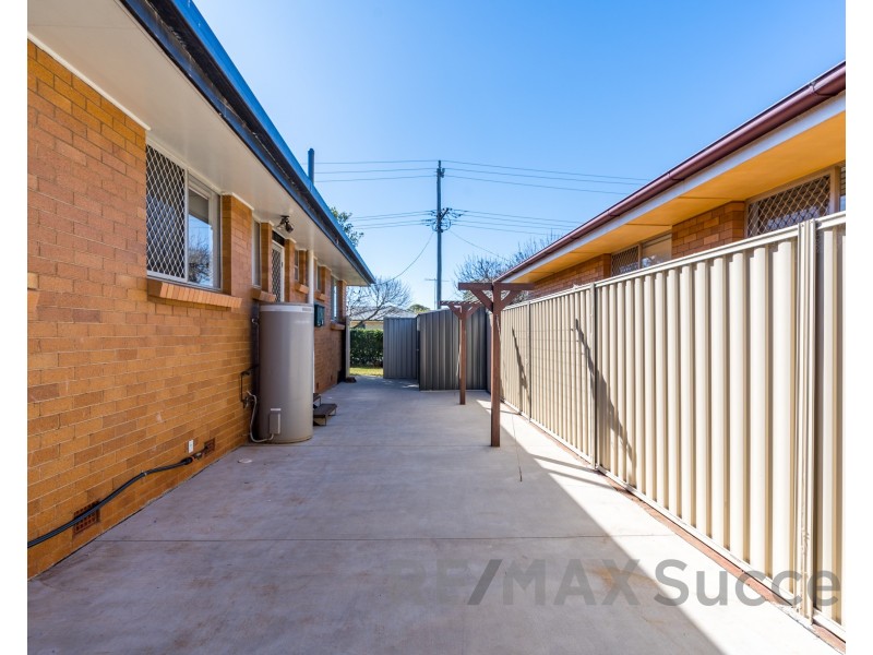 36 Tomkinson Street, Wilsonton QLD 4350