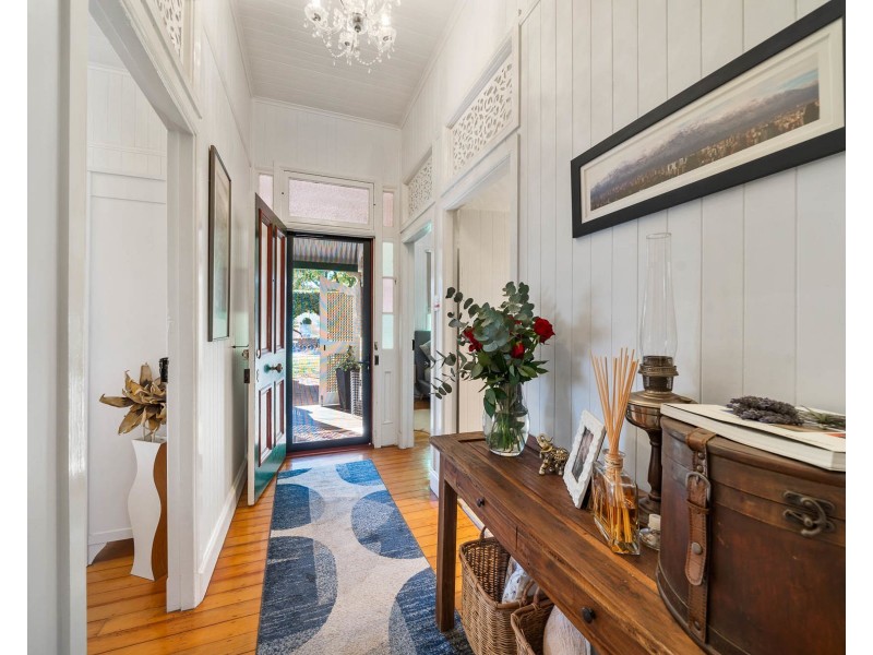 16 Robinson Street, North Toowoomba QLD 4350
