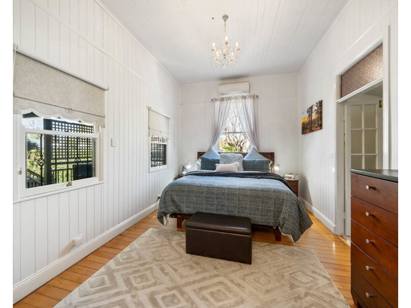 16 Robinson Street, North Toowoomba QLD 4350