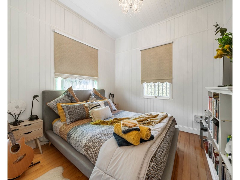 16 Robinson Street, North Toowoomba QLD 4350