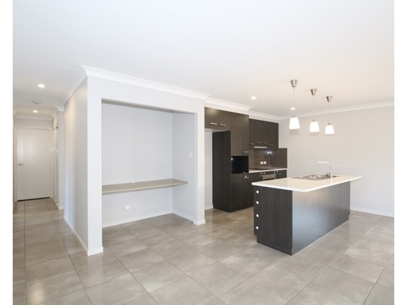 2/19 Fairfax Street, Cambooya QLD 4358