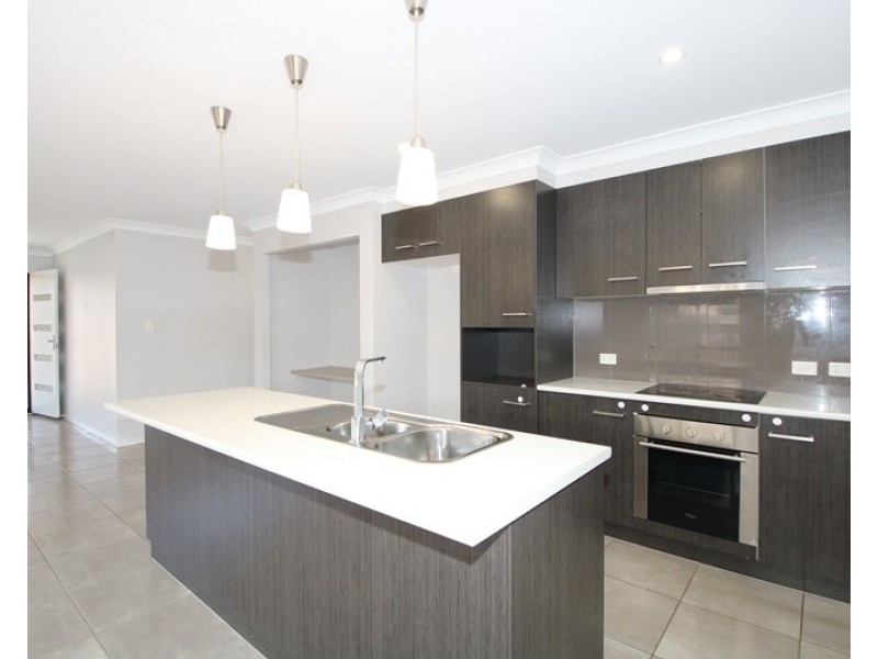2/19 Fairfax Street, Cambooya QLD 4358