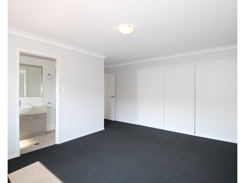 2/19 Fairfax Street, Cambooya QLD 4358