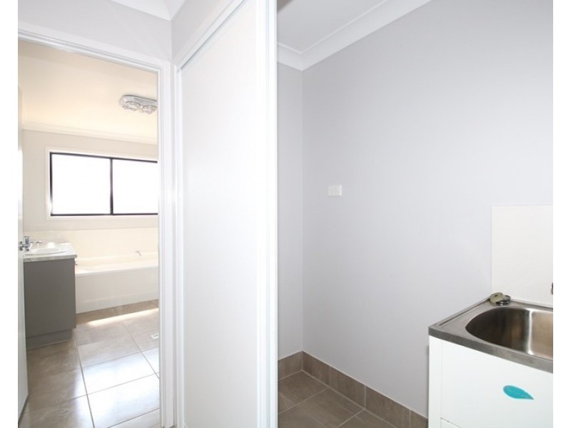 2/19 Fairfax Street, Cambooya QLD 4358