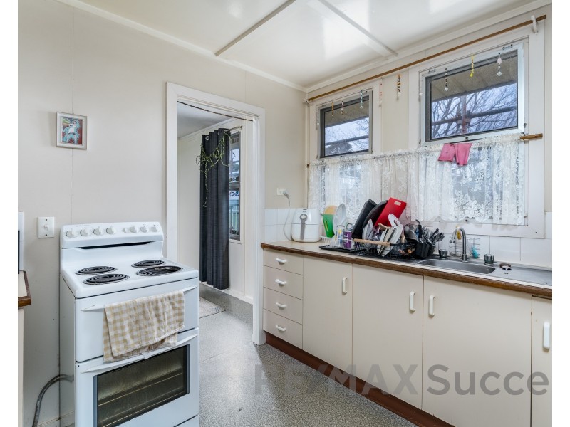 40 Poinciana Street, Newtown QLD 4350