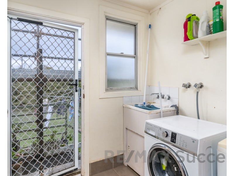 40 Poinciana Street, Newtown QLD 4350