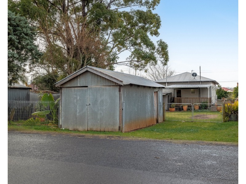 22 Eton Street, East Toowoomba QLD 4350