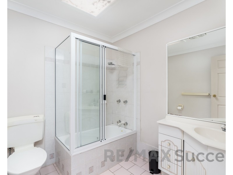 5/9 Danica Court, Kearneys Spring QLD 4350