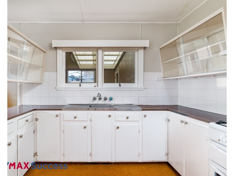10 Teesdale Avenue, Newtown QLD 4350