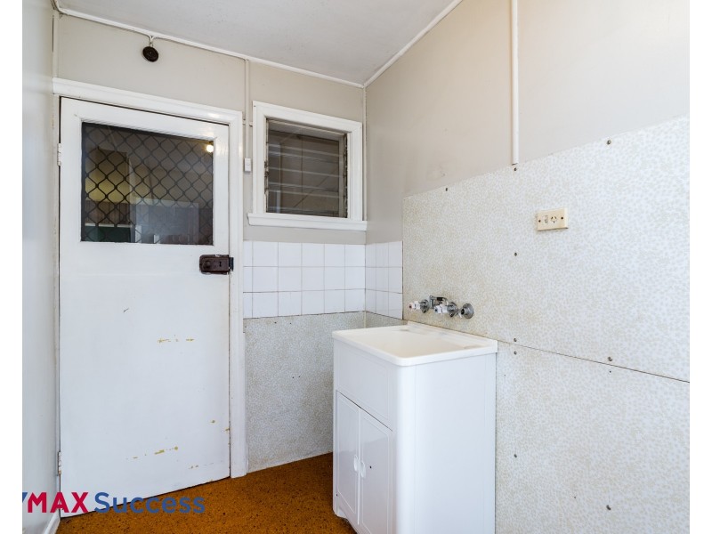 10 Teesdale Avenue, Newtown QLD 4350
