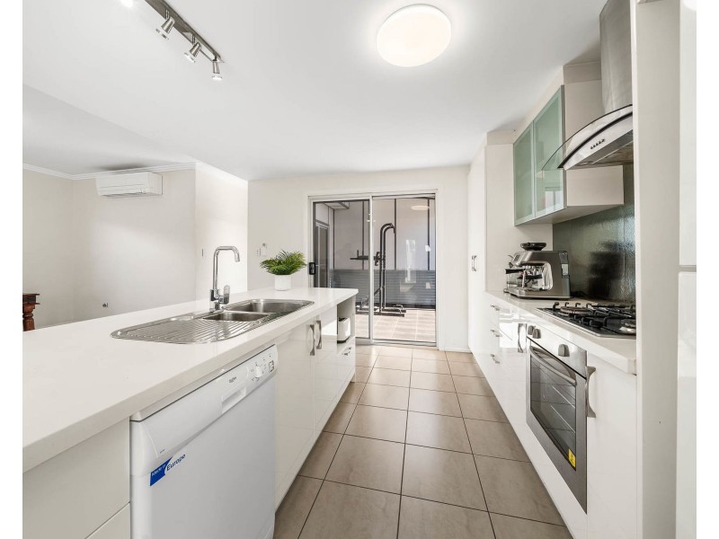18/21 Andersson Court, Highfields QLD 4352