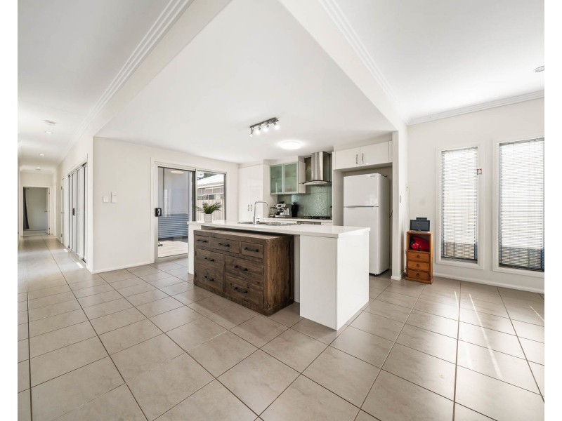 18/21 Andersson Court, Highfields QLD 4352