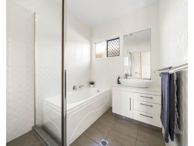 18/21 Andersson Court, Highfields QLD 4352