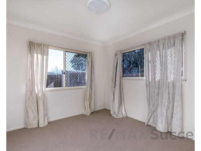 2/180A Jellicoe Street, Newtown QLD 4350