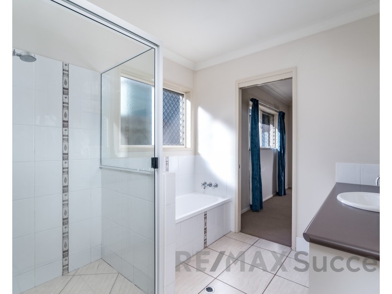 2/180A Jellicoe Street, Newtown QLD 4350