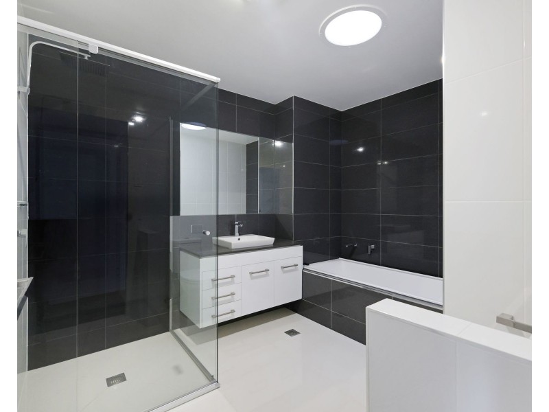 51 Hoey Street, Kearneys Spring QLD 4350
