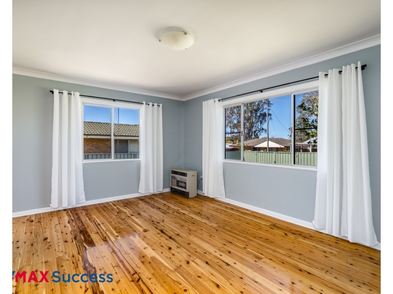 25 Quelch Street, Rockville QLD 4350