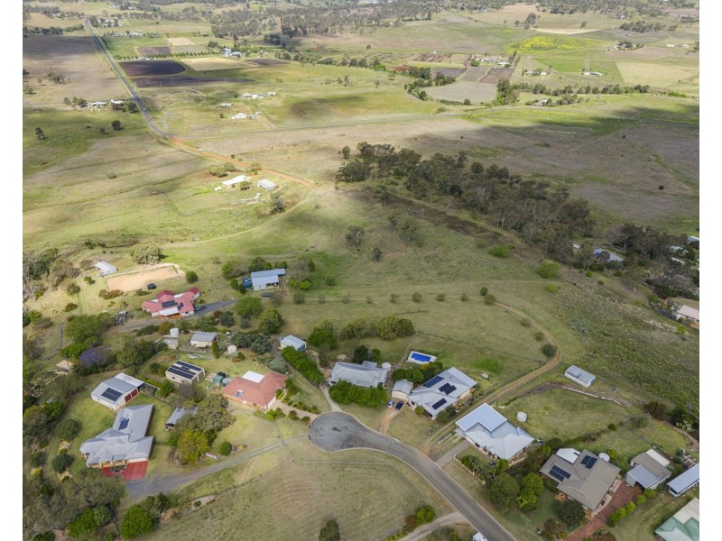 8a Junction Drive, Gowrie Junction QLD 4352