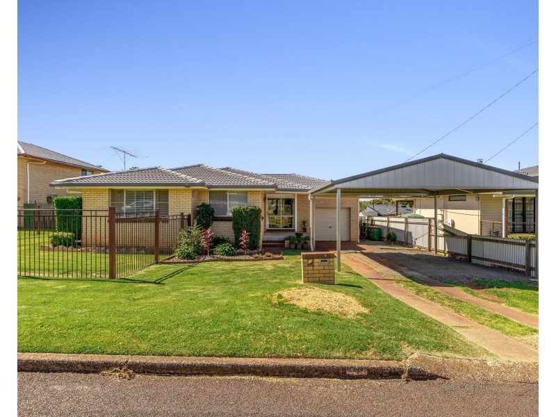 4 Raelyn Street, Centenary Heights QLD 4350