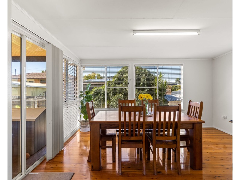 4 Raelyn Street, Centenary Heights QLD 4350