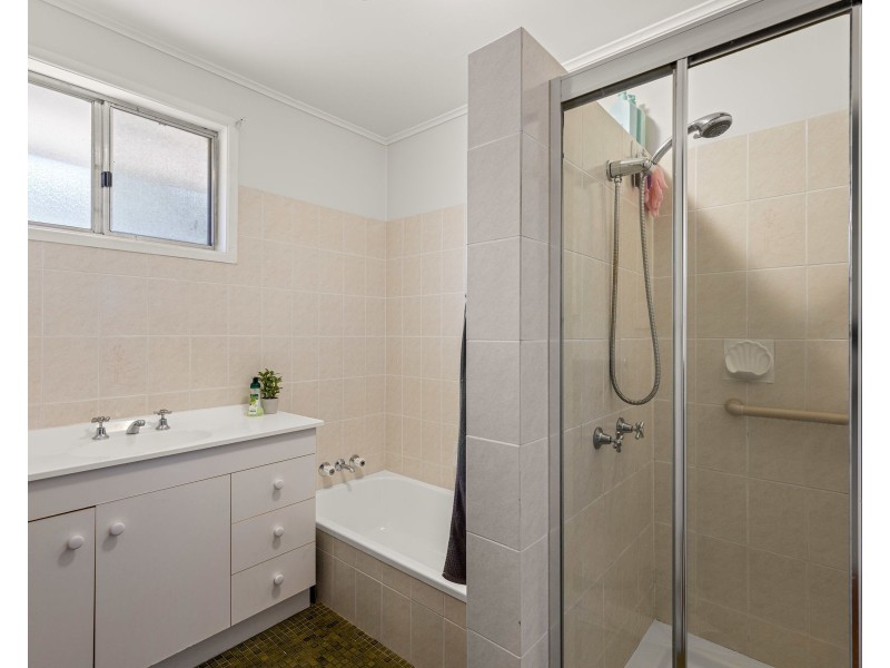 4 Raelyn Street, Centenary Heights QLD 4350